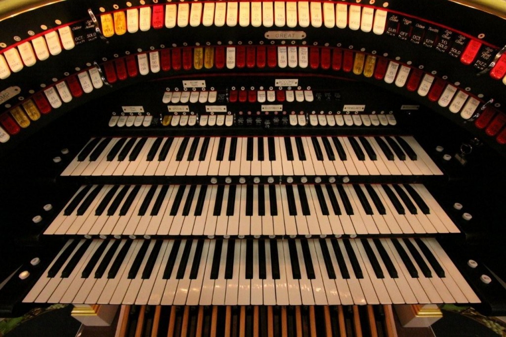 theatre organ console